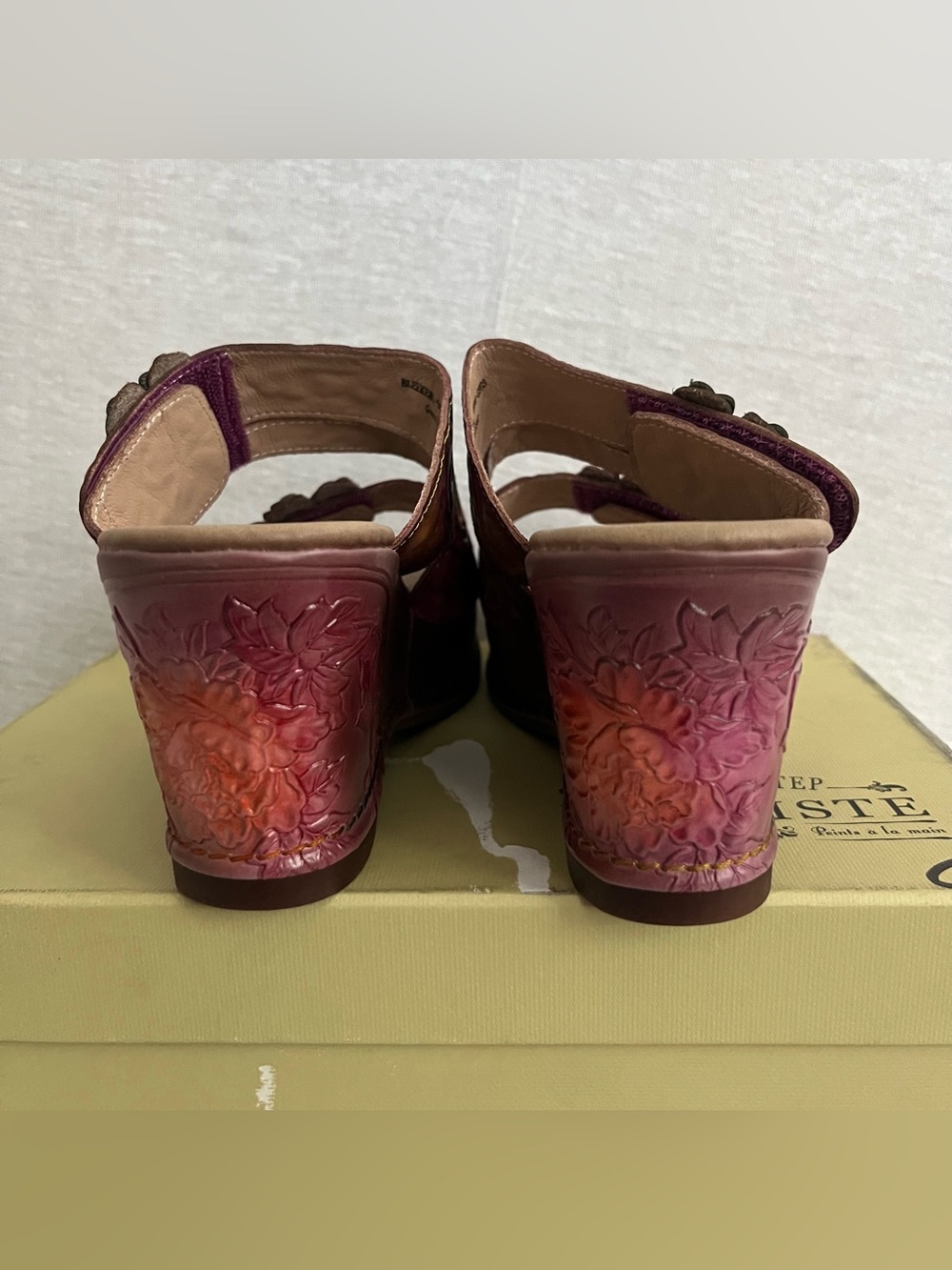 L'Artiste Spring Step Bleeker Floral Embellished Tooled Leather Wedge Sandals - Picture 5 of 8